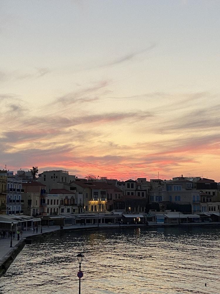 Divino Suites Chania Chania  Bagian luar foto